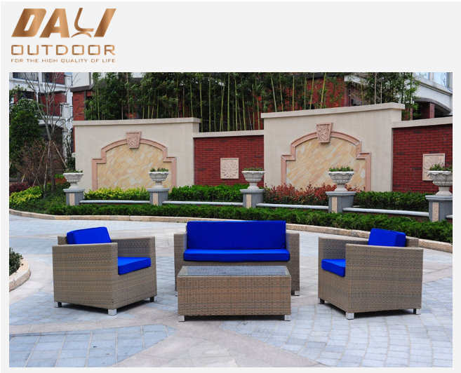 4 keping set sofa rotan taman luar